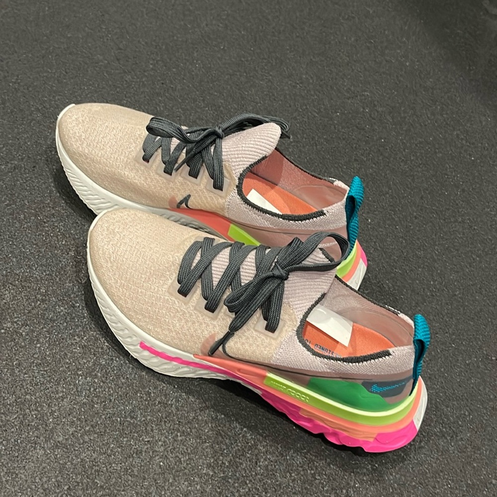 Nike react infinity; never been worn; women’s 6.5